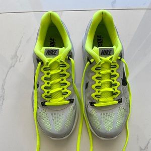 Women's Nike Dynamic Support Shoes